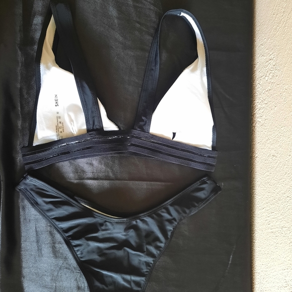 Women's size medium bikini swim wear - Picture 2 of 3